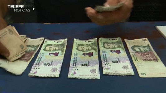 Los billetes de cinco pesos se despiden y dar vueltos con cambio se complica cada vez más
