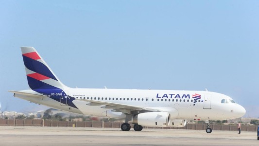 Un paro de aeronavegantes afecta a los vuelos de Latam