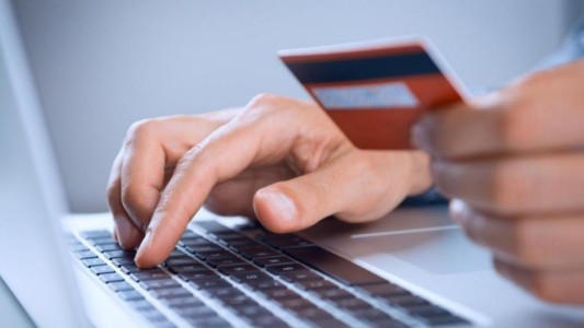 Impuesto al dólar: no lo pagarán las compras realizadas antes de la sanción de la ley