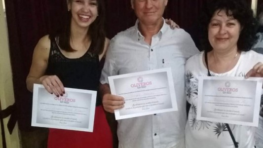 Una familia de Oliveros terminó junta la secundaria