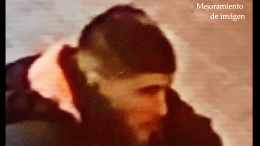 Difunden las imágenes del brutal ataque a una mujer para identificar al agresor