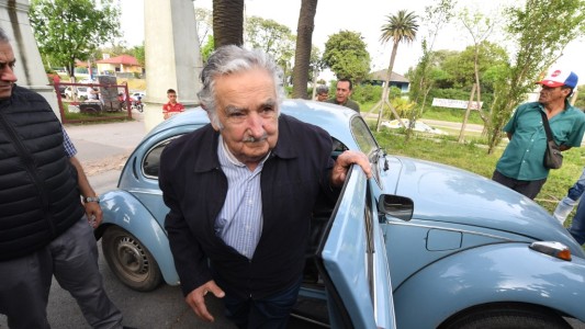 Mujica criticó a Lacalle Pou por el plan para atraer a Uruguay a "100 mil cagadores argentinos"
