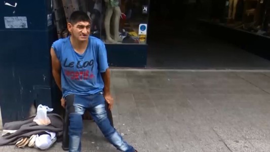 Golpearon a un hombre en situación de calle y le robaron su silla de ruedas