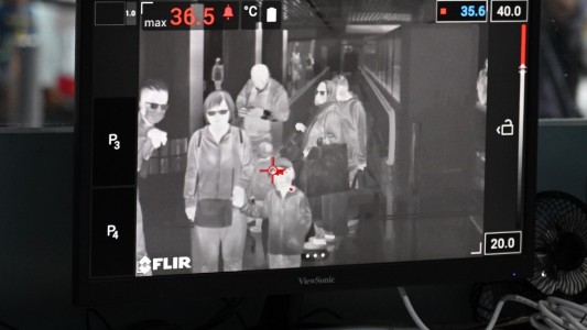 Empeora el brote de coronavirus: ya hay 6 muertos y más de 300 contagiados