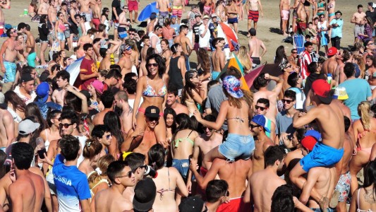 Villa Gesell: prohíben el consumo de alcohol en la vía pública