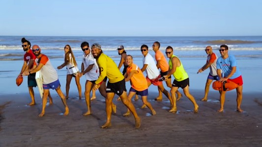 Al ritmo de la cumbia: el desopilante video de guardavidas para promover la práctica de RCP
