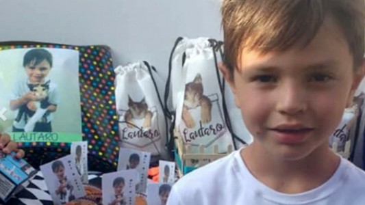 Nada de superhéroes: un nene festejó su cumpleaños con la temática de su gatita rescatada y se hizo viral