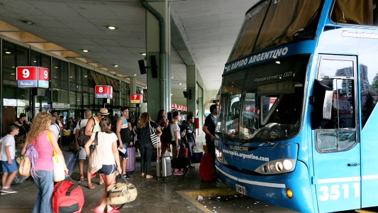 Tras el último accidente fatal, Transporte definirá si avala los micros de doble piso