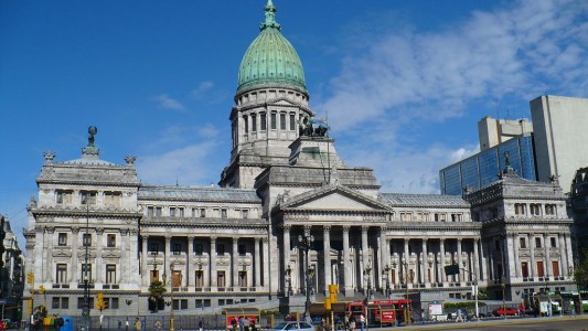 Ingresó al Congreso el proyecto para que 24 ciudades del país sean "capitales alternas"