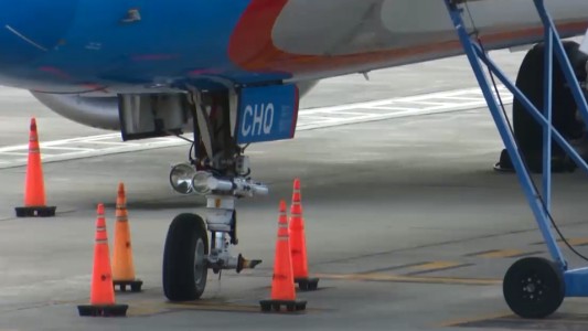 Un avión de Austral perdió una rueda durante su aterrizaje en el Aeropuerto de Rosario