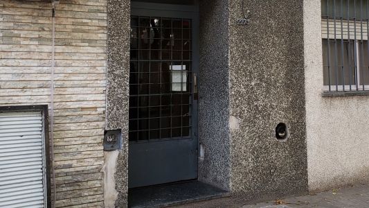 Asesinaron a una mujer en un departamento de Juan Manuel de Rosas al 2200