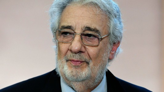 Plácido Domingo aceptó "toda la responsabilidad" de las denuncias en su contra por acoso sexual