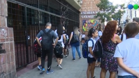 Comienzan las clases en la Provincia, pero persiste el reclamo docente