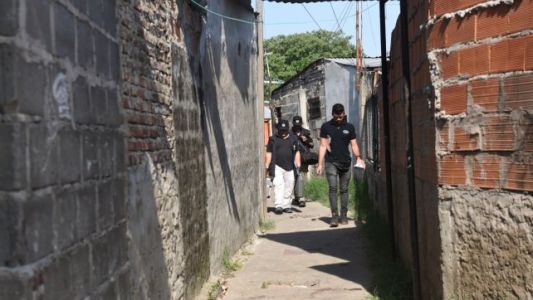 Asesinan a balazos a un hombre en Servando Bayo al 2100