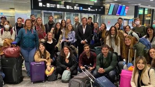 Coronvarius: llegaron al país médicos y enfermeros de Europa para sumarse al operativo sanitario