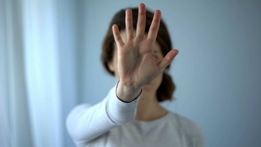 Las mujeres podrán denunciar violencia de género en las farmacias