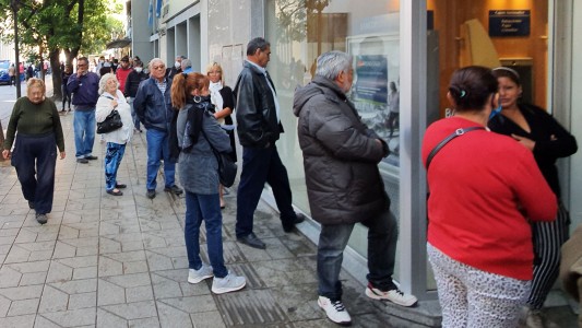 Bancos durante el fin de semana: qué casos serán atendidos en las sucursales y cuáles no