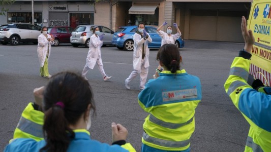 España sostiene la tendencia a la baja de las víctimas mortales diarias por COVID-19