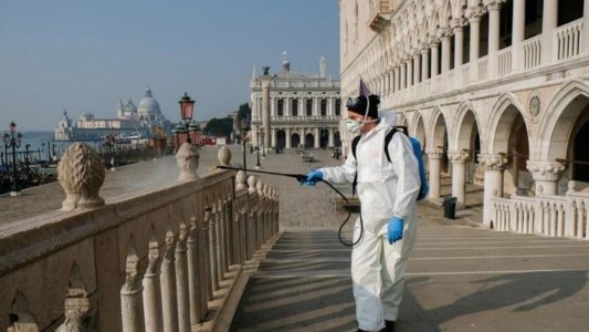Italia supera las 20 mil muertes por coronavirus