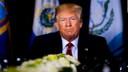 En plena pandemia, Estados Unidos suspende el financiamiento de la OMS