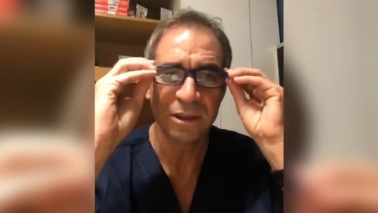 Coronavirus: el truco de un médico cordobés para que no se empañen los lentes al usar barbijo