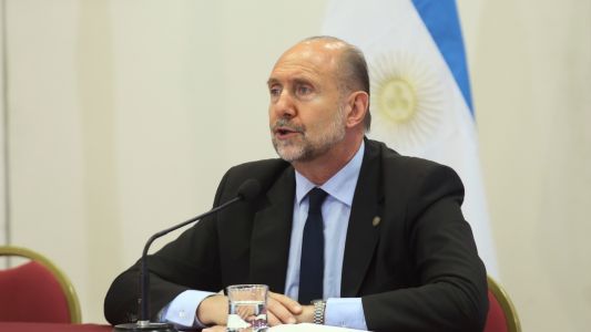 Perotti: "El peligro sigue estando allí, por eso queremos seguir siendo muy cautos"