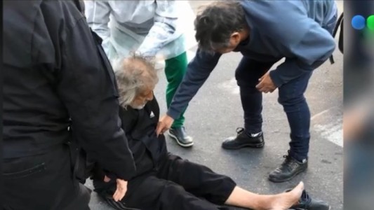 Internaron al "Trinche" Carlovich tras sufrir un brutal asalto