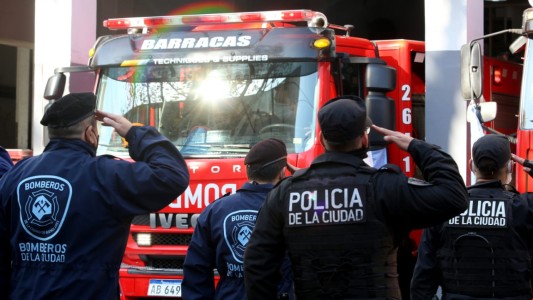 Rindieron homenaje a los bomberos caídos en servicio en Villa Crespo