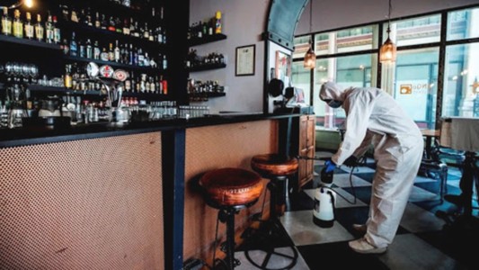 Bares y restaurantes podrán volver a funcionar a partir del lunes