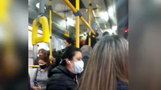 Usuarios del transporte urbano denuncian que no se respeta el distanciamiento en las unidades