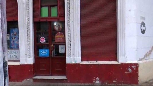 Barretearon la persiana y robaron dinero de un comercio en Montevideo y Lavalle