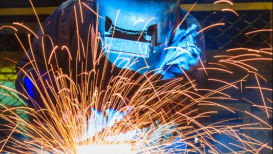 La industria cayó un 26,4 % interanual en mayo