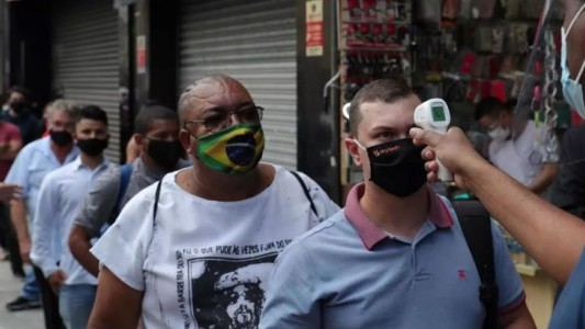 Brasil registró 20.000 nuevos casos de coronavirus y se acerca a los 1,9 millones de contagios