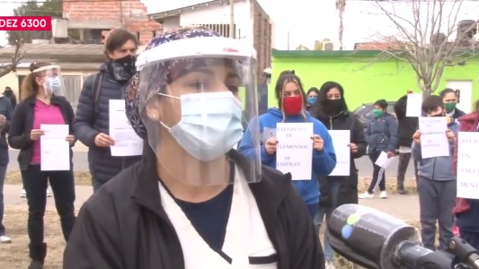 Realizaron un abrazo solidario al centro de salud del barrio Molino Blanco