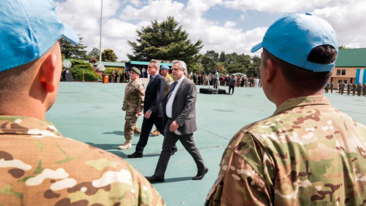 El Presidente anunció una recomposición salarial para el personal militar de las Fuerzas Armadas