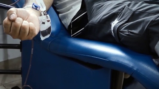 Una mujer con Covid-19 fue tratada exitosamente con plasma de un paciente recuperado