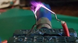 Científicos platenses elaboran un dispositivo para eliminar el coronavirus del ambiente