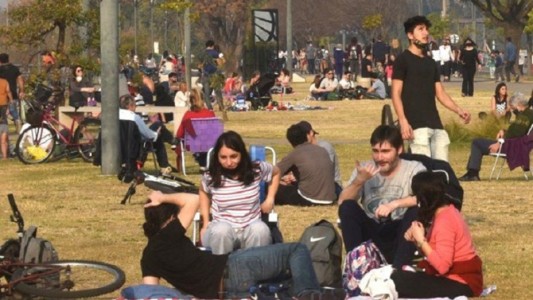 Suspenden las reuniones sociales en todo el país