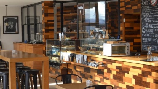 Bariloche: por las medidas de la cuarentena, una cafetería prohibió el ingreso a funcionarios
