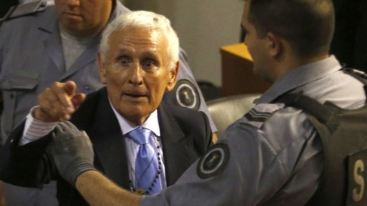 Los represores Etchecolatz y el "Tigre" Acosta tienen coronavirus