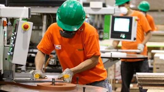 La economía cayó un 12,3 % interanual en junio