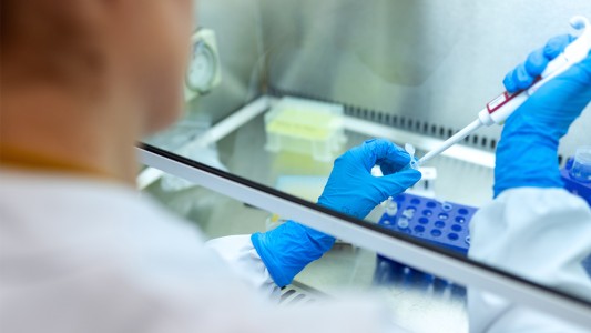 El Ministerio de Salud confirmó la muerte de cinco pacientes con Covid-19 en la Provincia