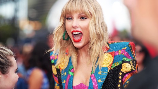 Taylor Swift donó 30.000 dólares a una adolescente para pagar la universidad