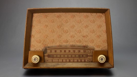 Los 100 años de la radio y un libro rosarino que refleja su historia con el recuerdo de los oyentes