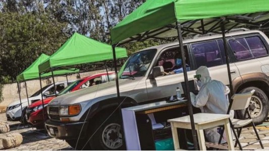 Bolivia inauguró su primer "autoservicio" para pruebas de coronavirus