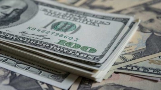 Freno para los beneficiarios del IFE en la compra de dólares