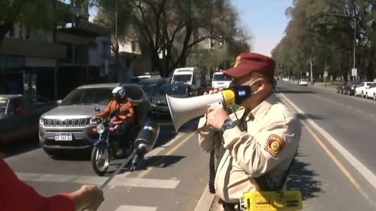 "¿Se le cayó el barbijo o se le subió la nariz?"