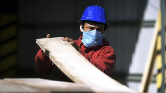 Empleados que cobraron parte de su sueldo con ATP no podrán comprar dólar ahorro