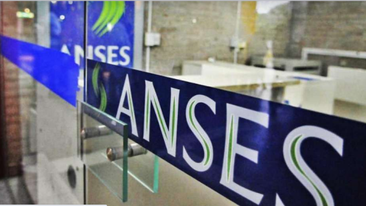 Comienza el calendario de pagos para AUH, AUE y jubilados, ¿quiénes cobran esta semana?