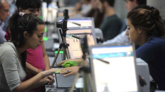 Lanzan un Certificado de Pre-identificación para quienes "viven indocumentados en Argentina"